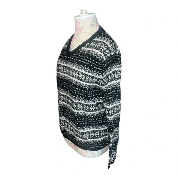 St. John’s Bay Women’s Washable Lambswool Sweater Size L - Picture 4 of 7